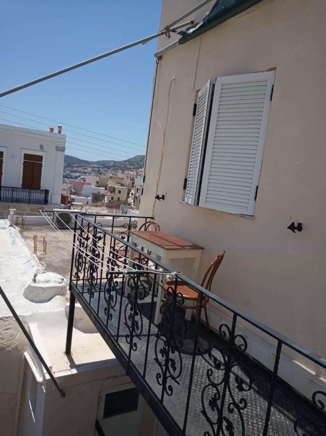 Soullas Apart -Ελλαδα- Appartamento Ermoupoli Esterno foto